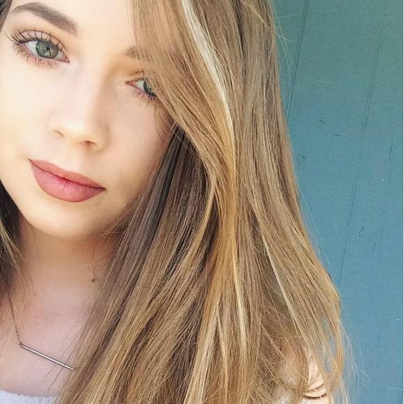 Meet your Posher, Abby - Picture 1 of 3